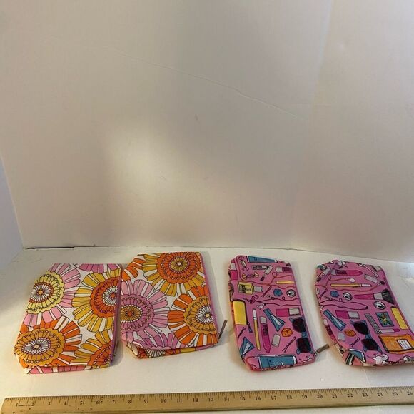 4 Clinique zipper cosmetic bags - Picture 1 of 3